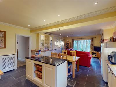 Kitchen/Dining room/Family room